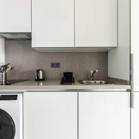 Cozy Bright Studio! Parkinggympool Access! #374 Daire İstanbul