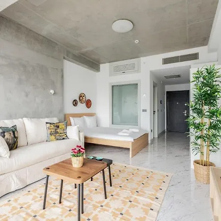 Cozy Bright Studio! Parkinggympool Access! #374 Apartment