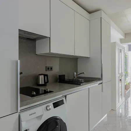 Cozy Bright Studio! Parkinggympool Access! #374 * Istanbul